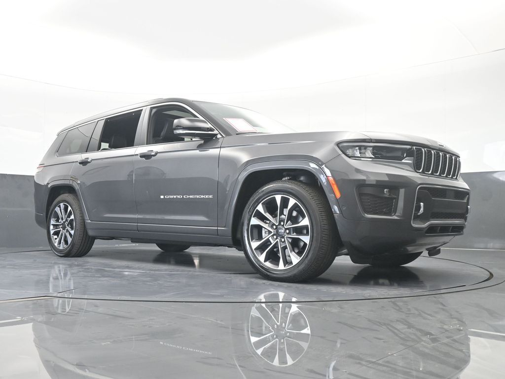 Used 2024 Baltic Gray Metallic Clearcoat Jeep Overland image 67