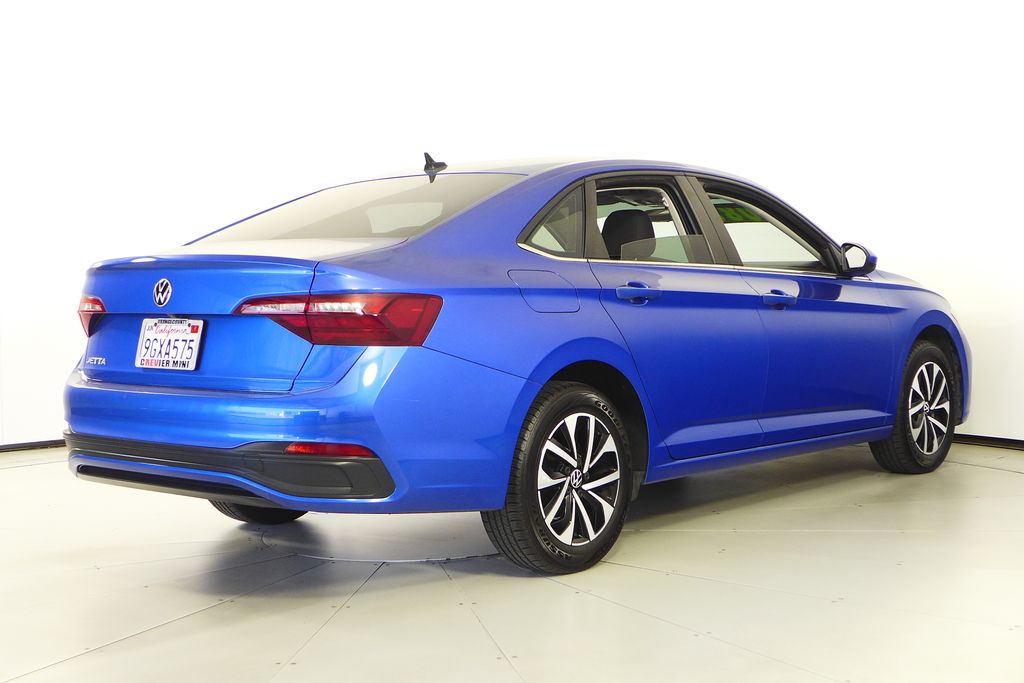 Thumbnail: 2023 Volkswagen Jetta - 7
