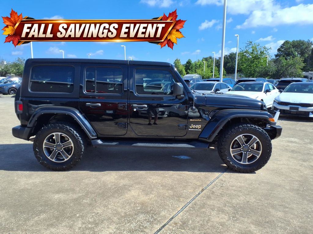 2023 Jeep Wrangler Sahara - 5
