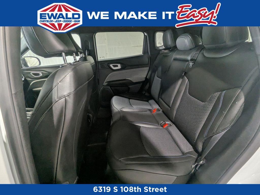2025 Jeep Compass Latitude photo