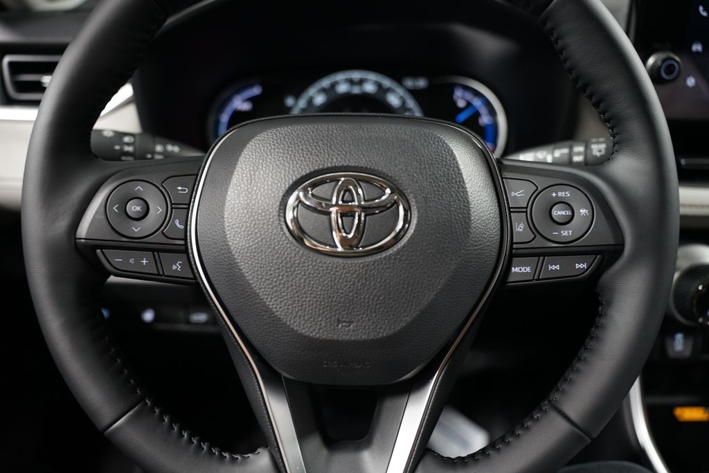 Thumbnail: 2025 Toyota RAV4 - 12