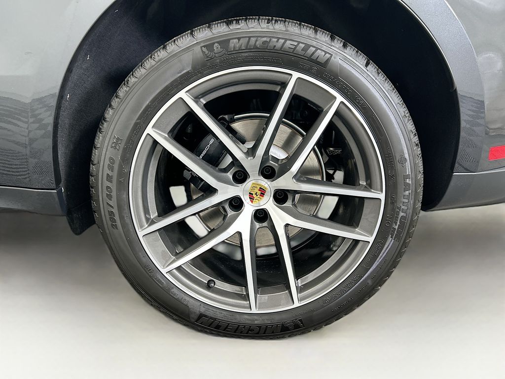 Thumbnail: 2026 Porsche Macan - 32