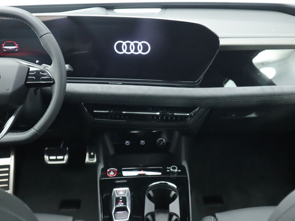 Thumbnail: 2025 Audi S6 - 15