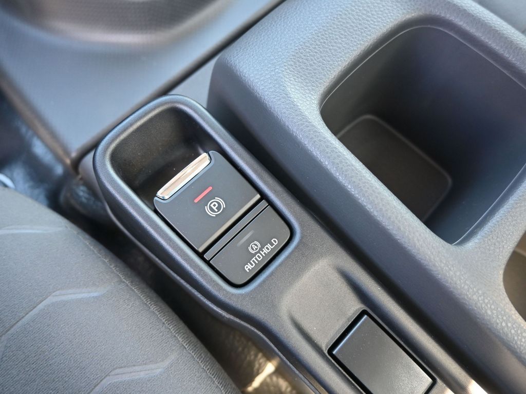 2025 Isuzu NRR 