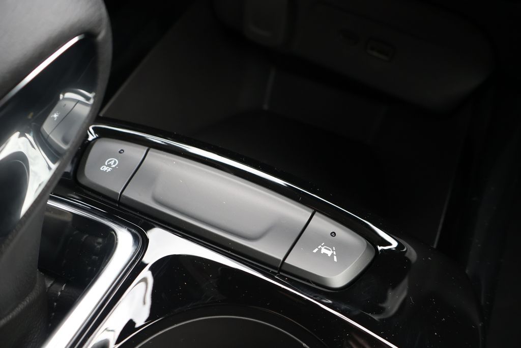 Thumbnail: 2026 Chevrolet Trax - 31