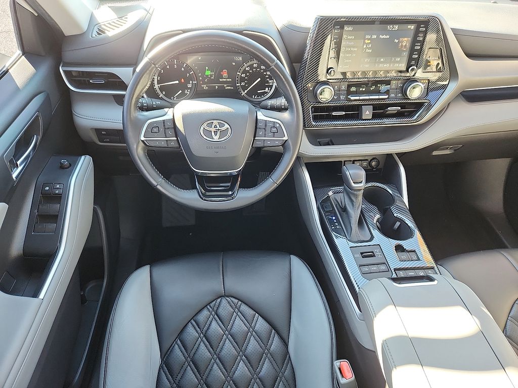 Thumbnail: 2021 Toyota Highlander - 13