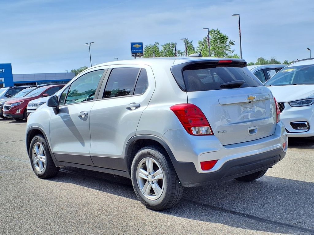 View vehicle photo 6