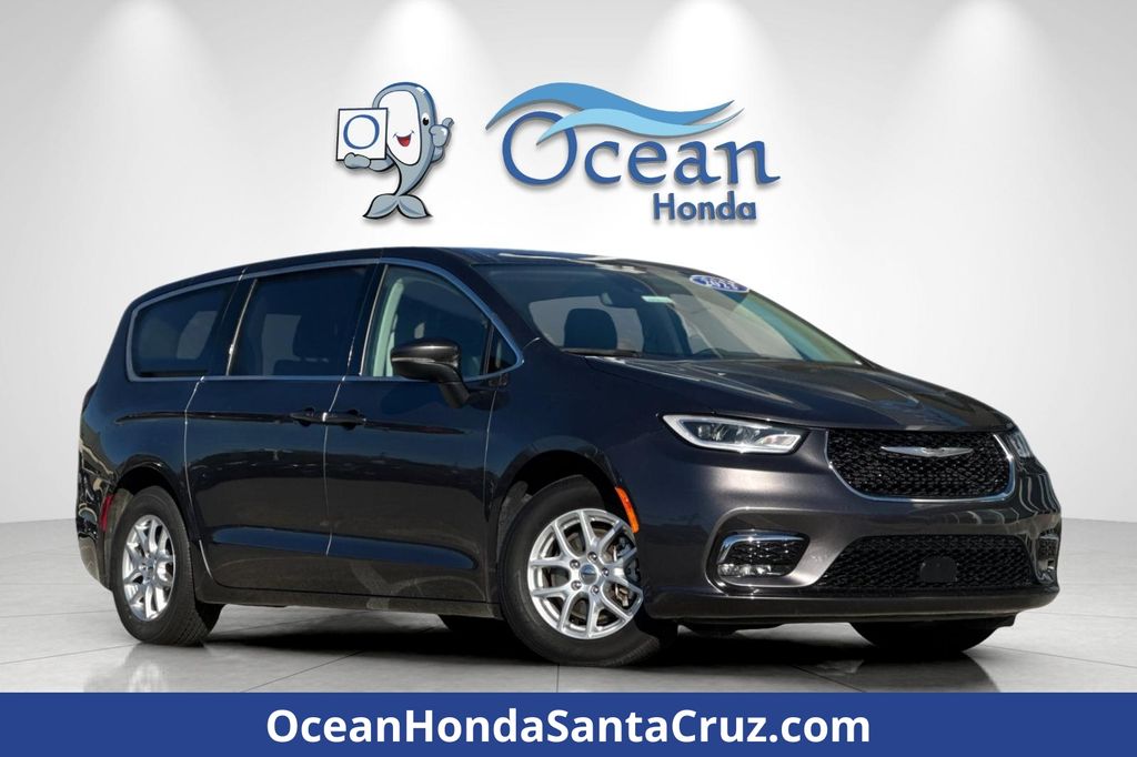 2023 Chrysler Pacifica Touring L FWD