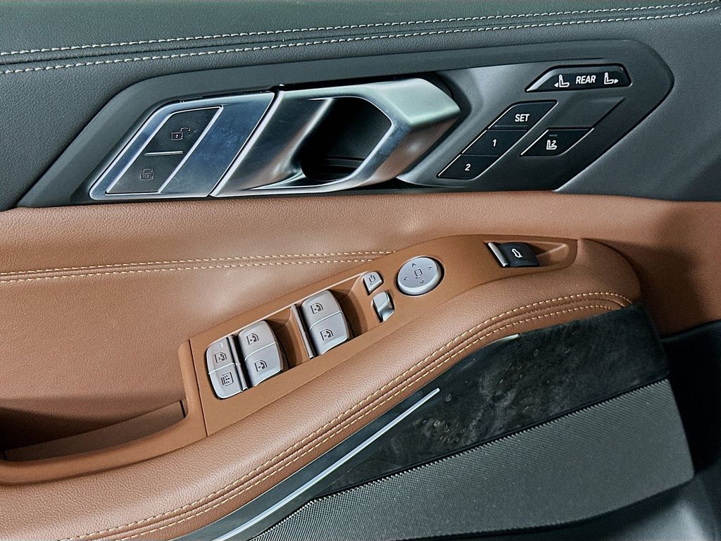 Thumbnail: 2026 BMW X7 - 20