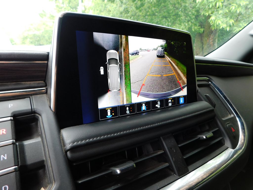 2022 Chevrolet Suburban LT 12