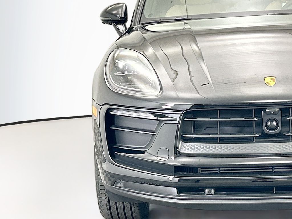 Thumbnail: 2026 Porsche Macan - 12