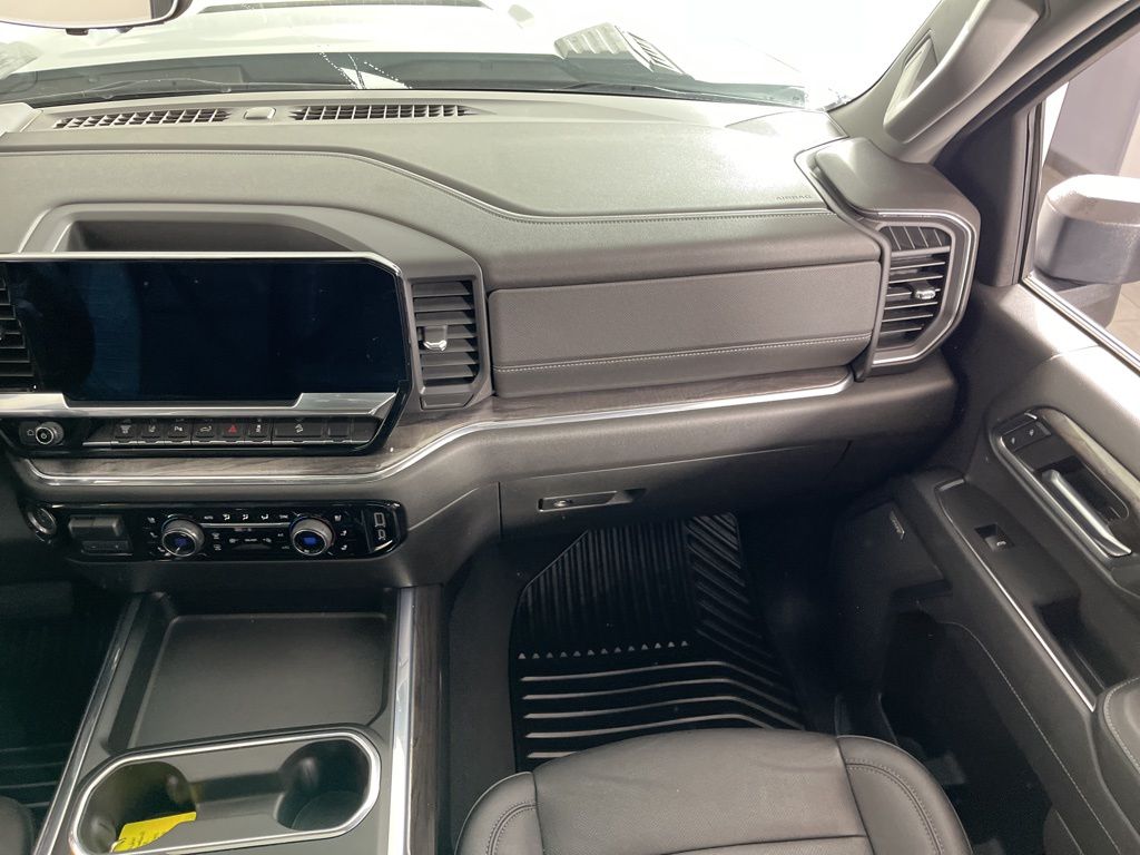 2024 Chevrolet Silverado 2500 LTZ 18