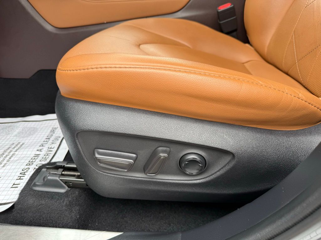 Thumbnail: 2021 Toyota Highlander - 15