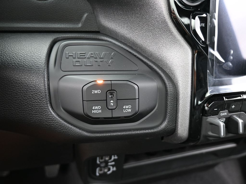 New 2026 Diamond Black Crystal Pearlcoat Ram Tradesman image 24