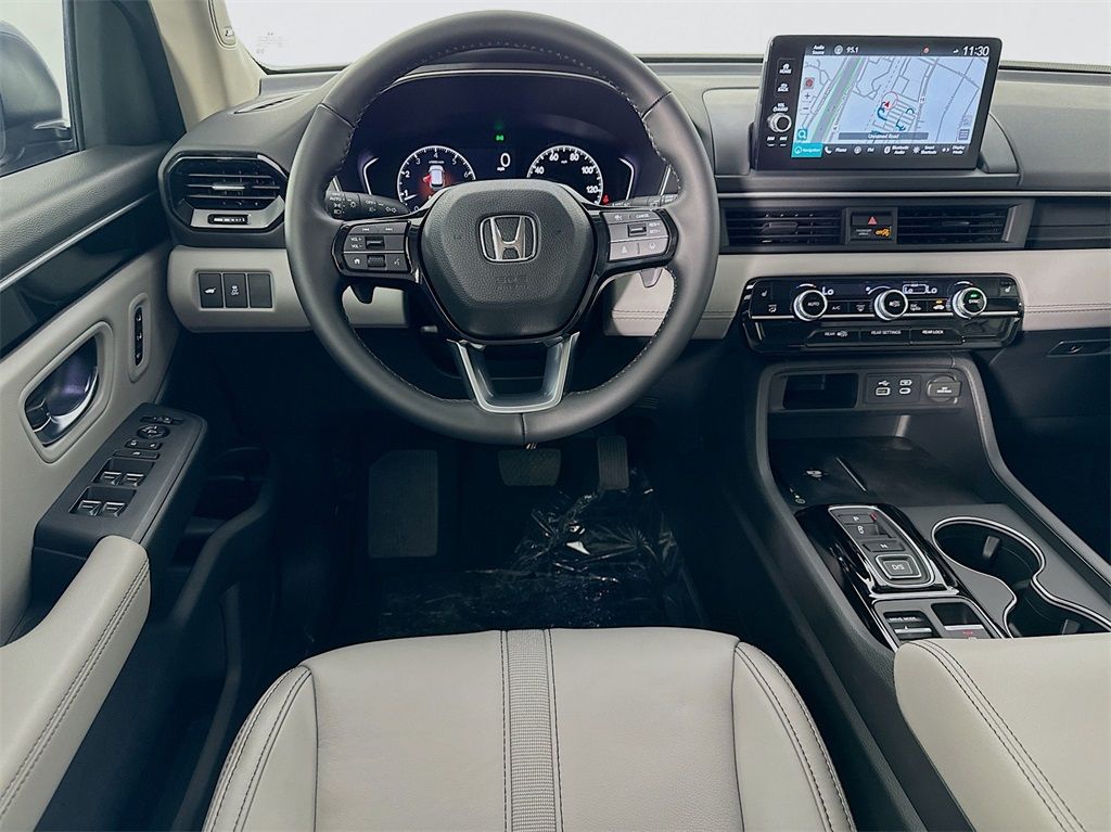 New Car 2025 Honda Pilot  Touring For Sale Under $50,000 In Austin, Texas