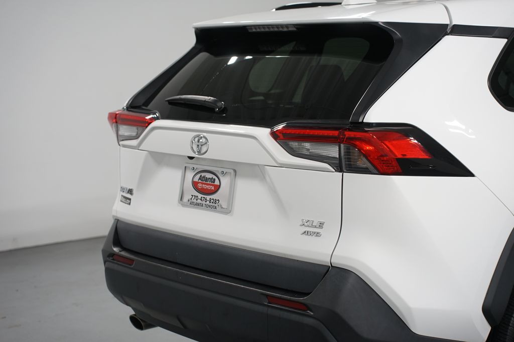 Thumbnail: 2021 Toyota RAV4 - 9