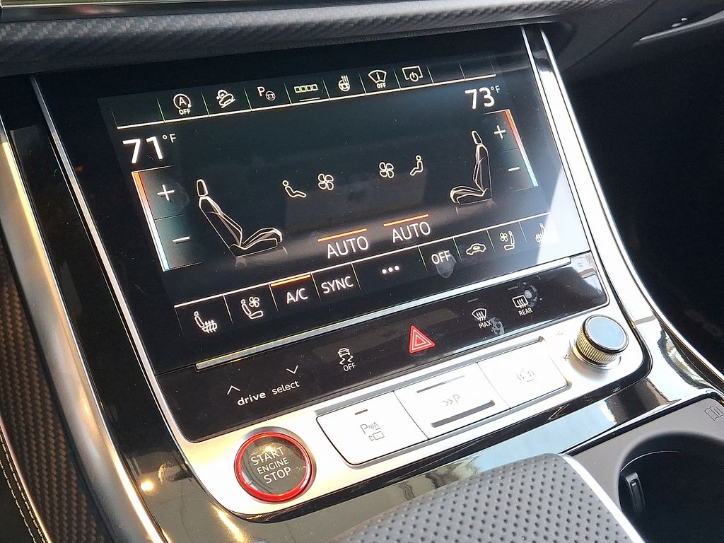 Thumbnail: 2026 Audi RS Q8 - 11