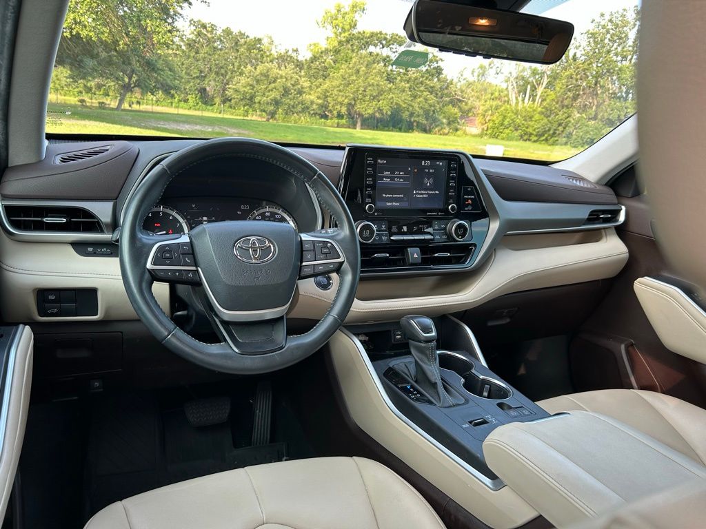 2022 Toyota Highlander XLE 12