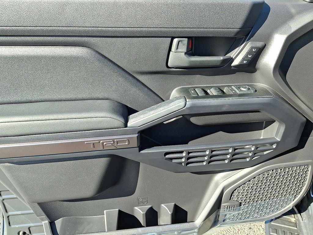 Thumbnail: 2025 Toyota 4Runner - 13