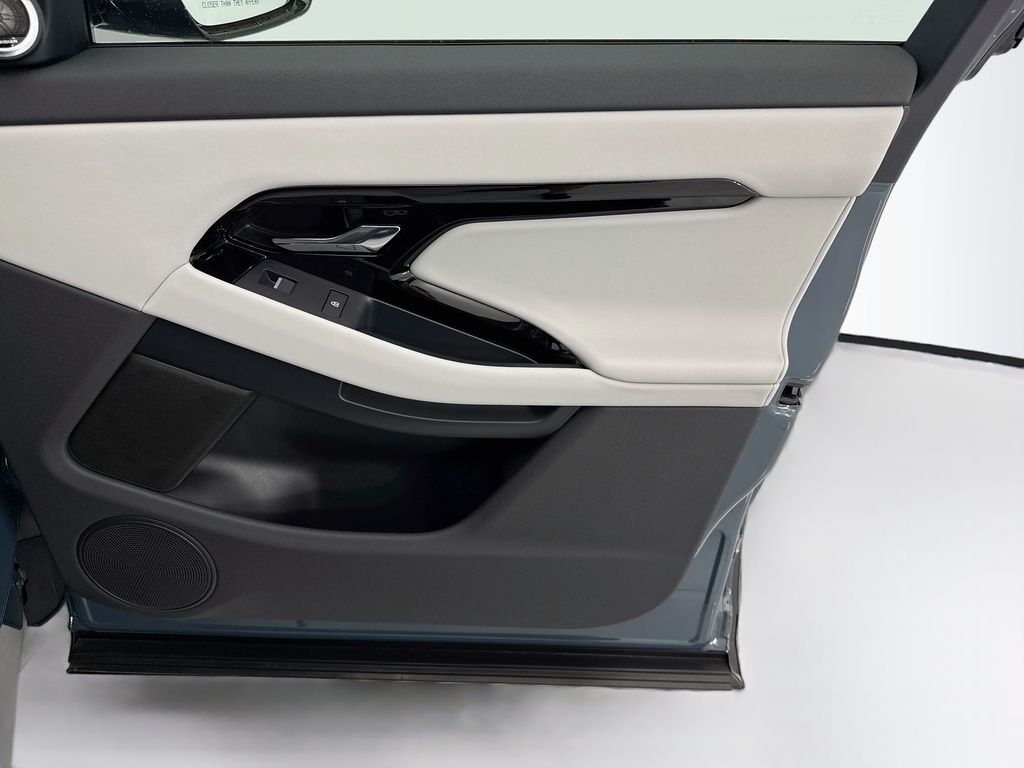 Thumbnail: 2026 Land Rover Range Rover Evoque - 24