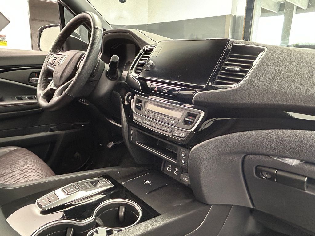 Used 2024 Gray Pearl Honda Black Edition image 51