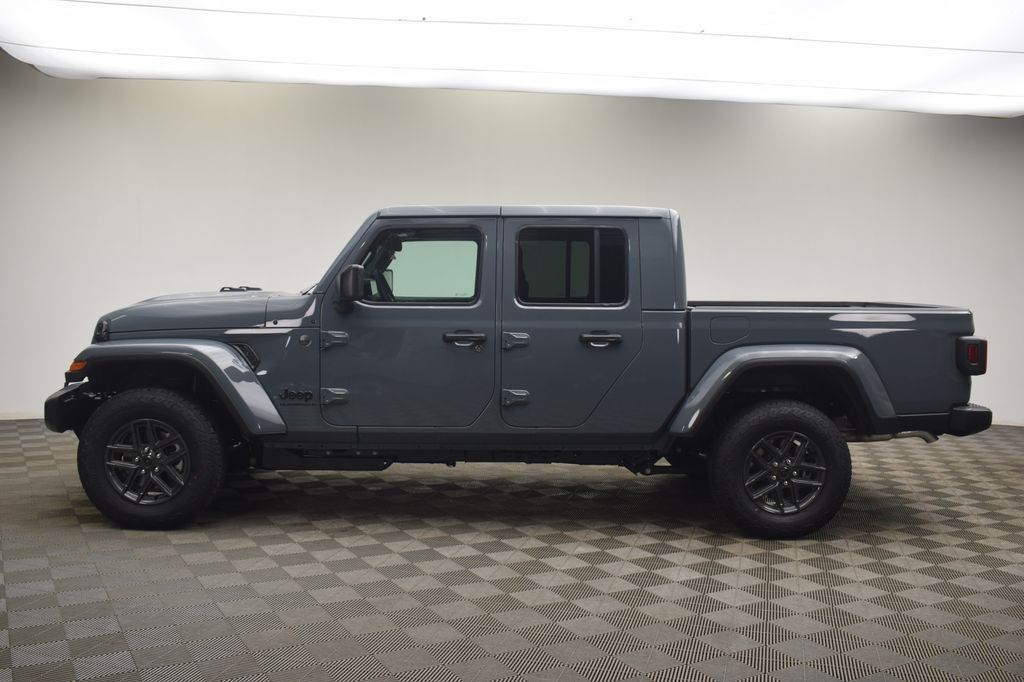 new 2026 Jeep Gladiator car, priced at $45,944
