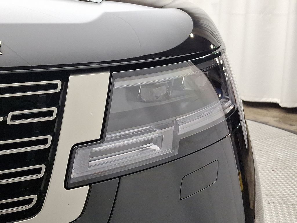 Thumbnail: 2024 Land Rover Range Rover - 9