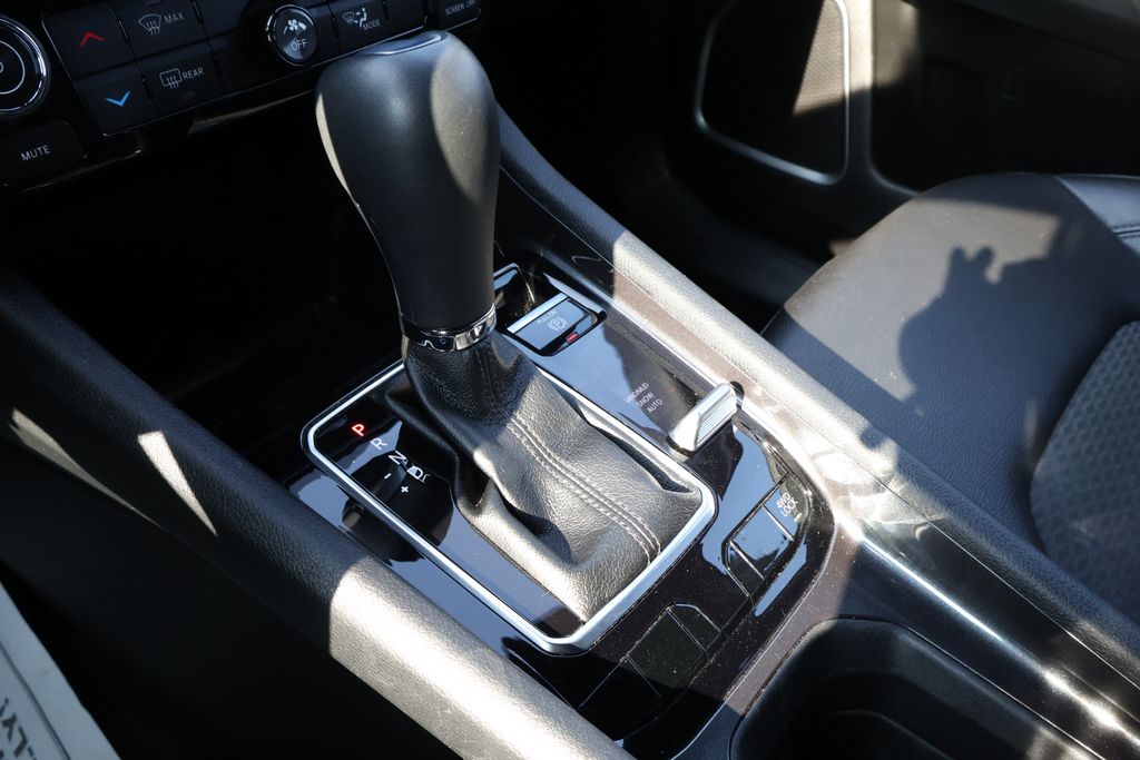 2024 Jeep Compass Latitude 28