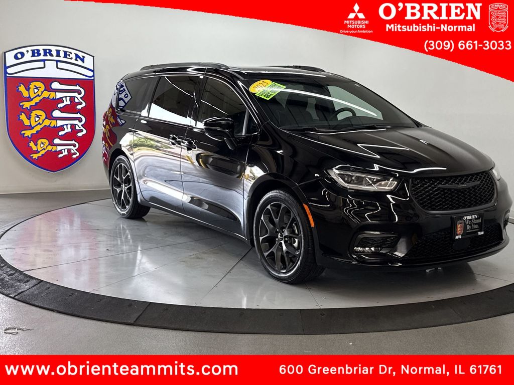 Diamond Black 2025 Chrysler Pacifica Minivan Front-Wheel Drive 9-Speed Automatic