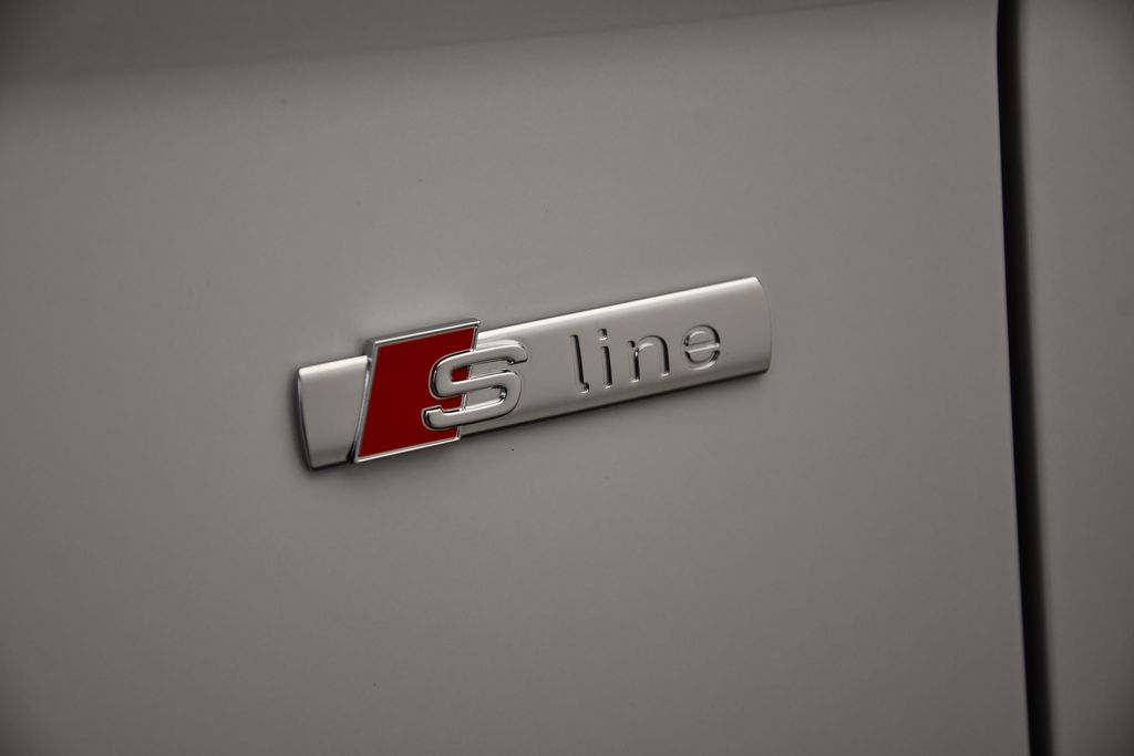 Thumbnail: 2025 Audi Q5 - 11