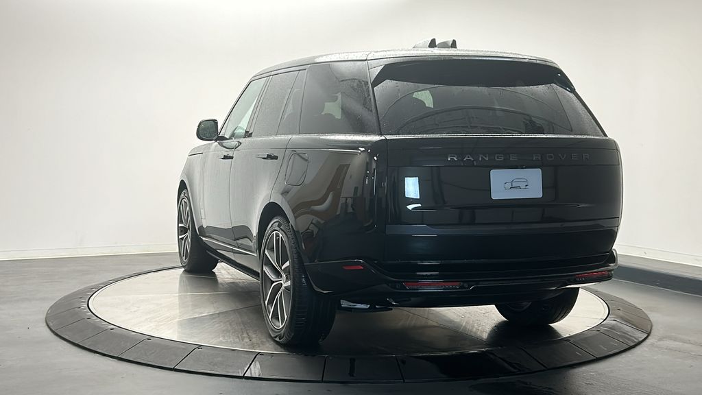 2025 Land Rover Range Rover SE 3