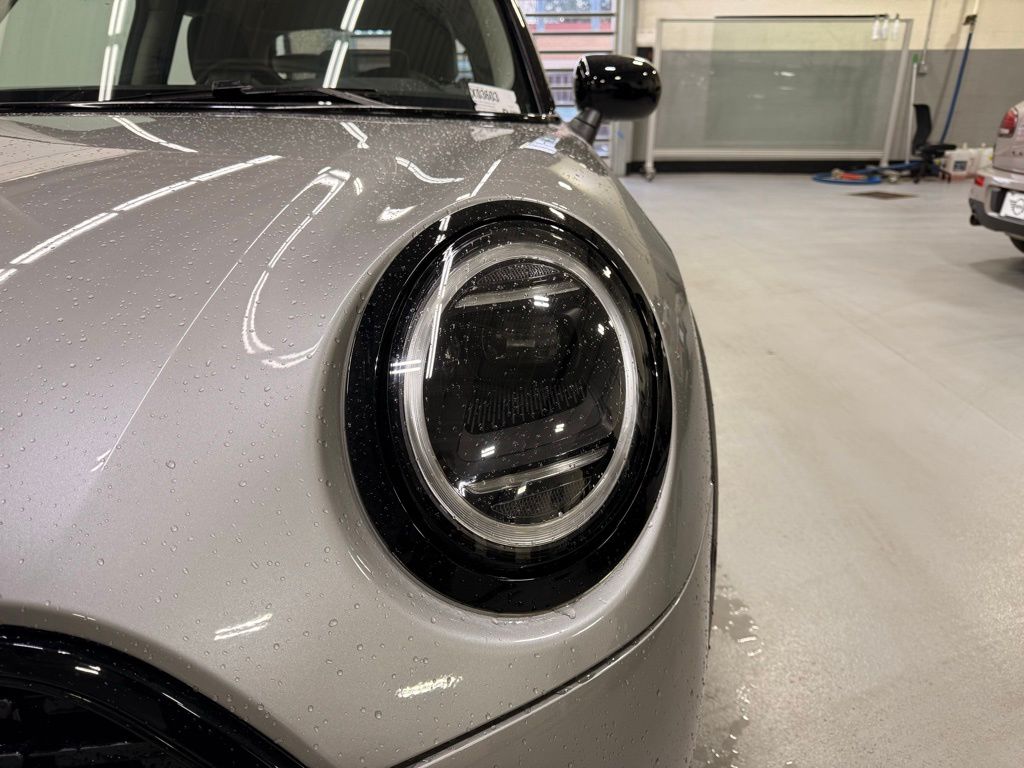 Thumbnail: 2025 MINI Cooper - 9