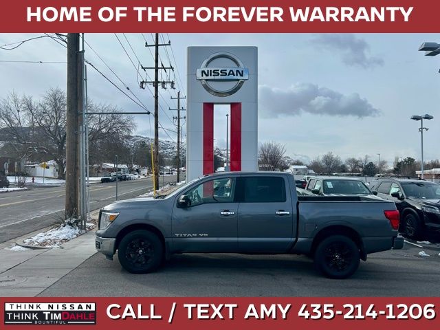 Nissan Titan SV Crew Cab 4WD