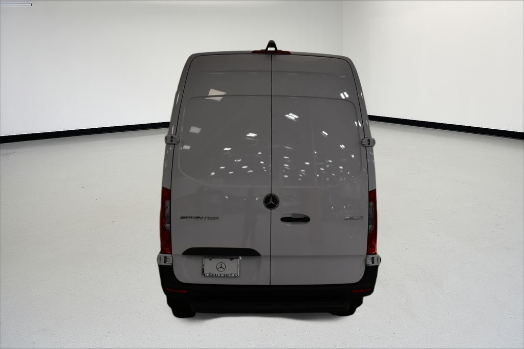 Thumbnail: 2025 Mercedes-Benz Sprinter - 7