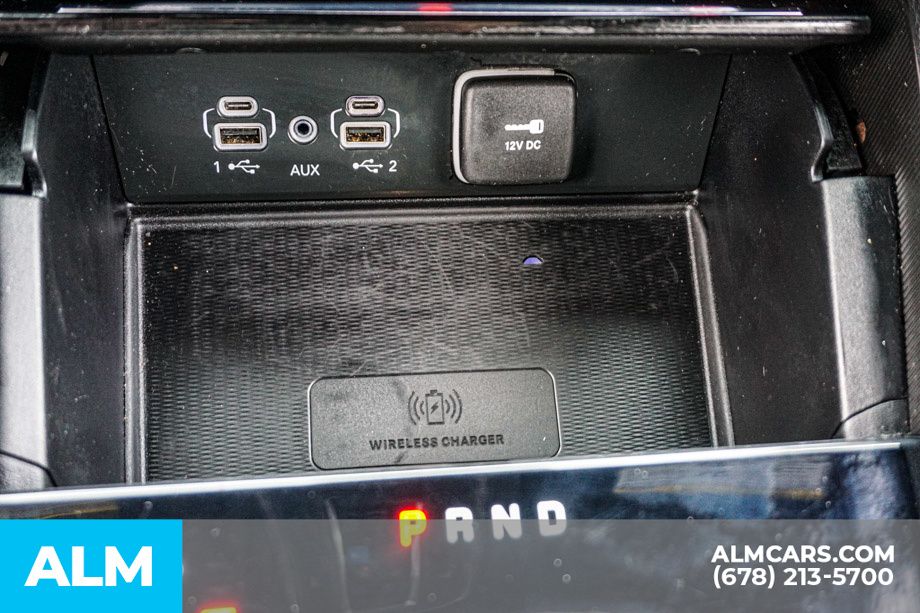 Used 2024 White/off-white Jeep Limited image 44