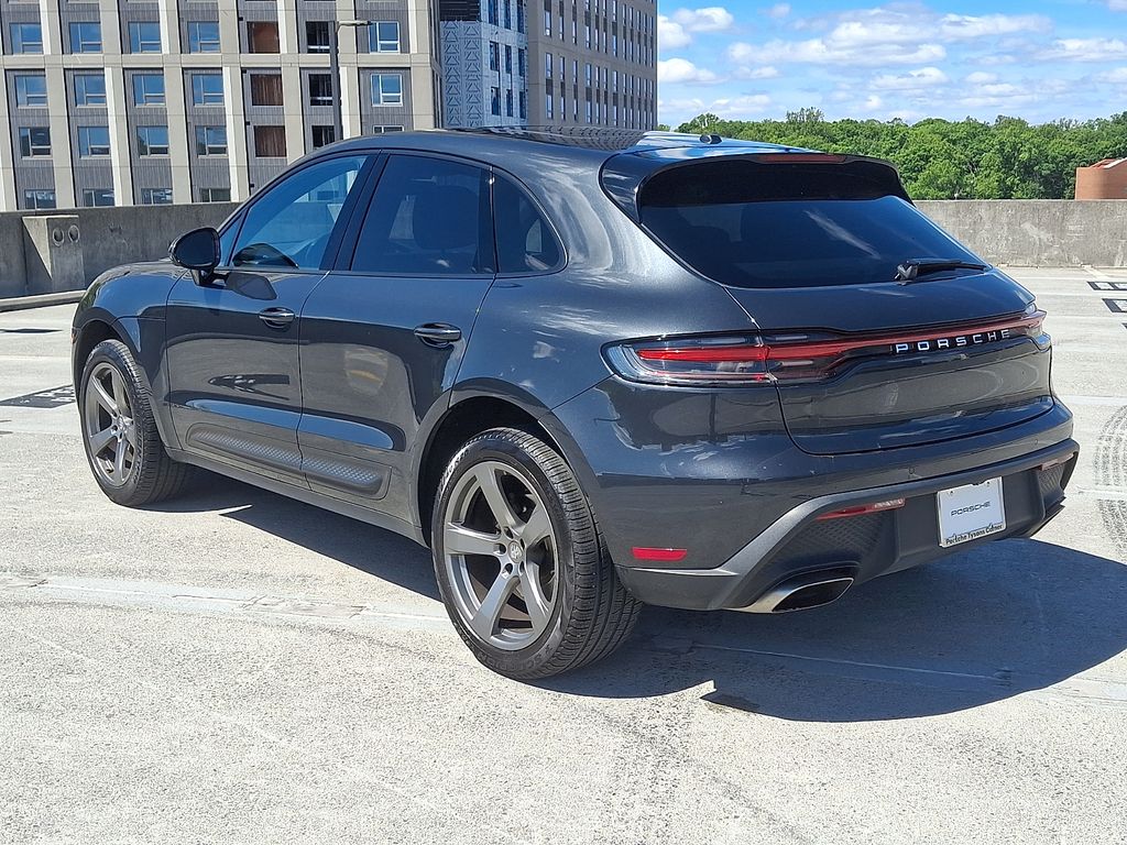 Thumbnail: 2023 Porsche Macan - 10