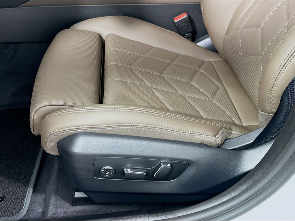 Thumbnail: 2026 BMW i5 - 21