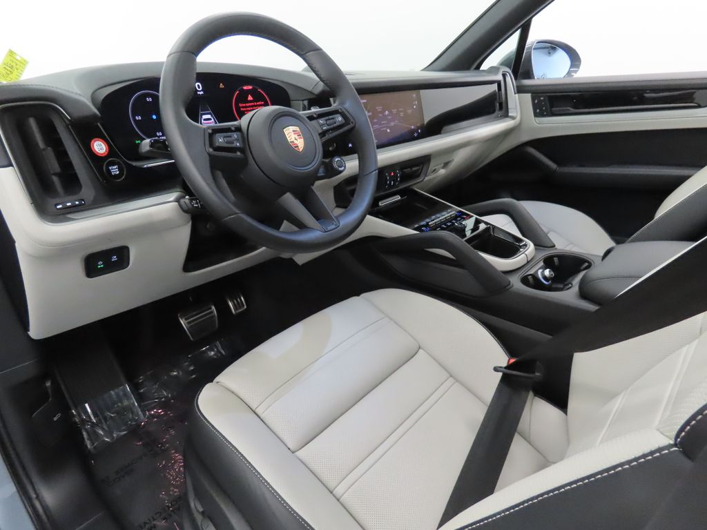 Thumbnail: 2025 Porsche Cayenne - 4