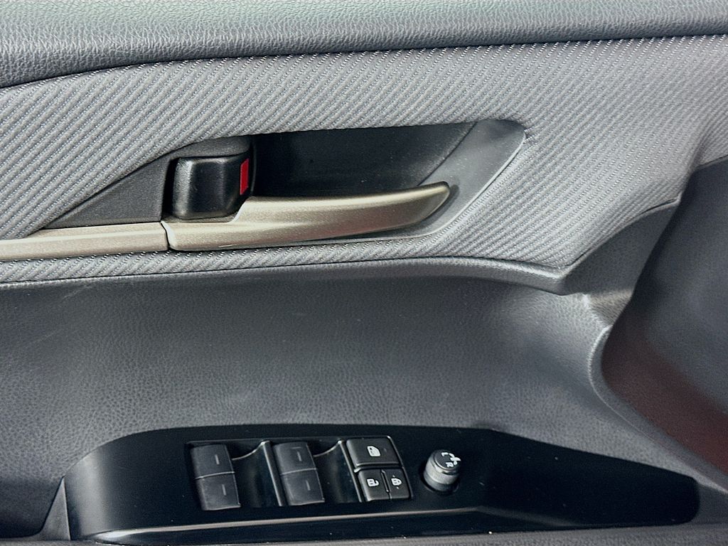 Thumbnail: 2025 Toyota Camry - 18