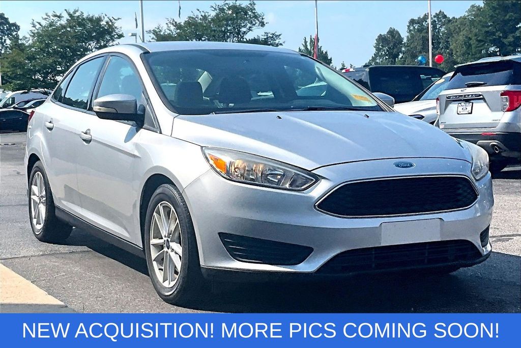Ingot Silver 2017 Ford Focus Sedan Front-Wheel Drive 6-Speed Automatic