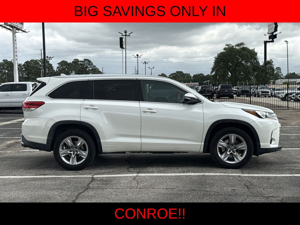 2018 Toyota Highlander Limited White at Community Kia