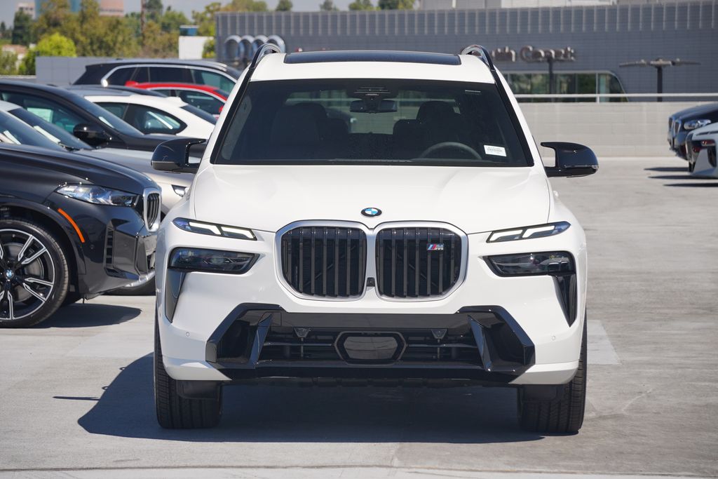 2025 BMW X7 M60i 2