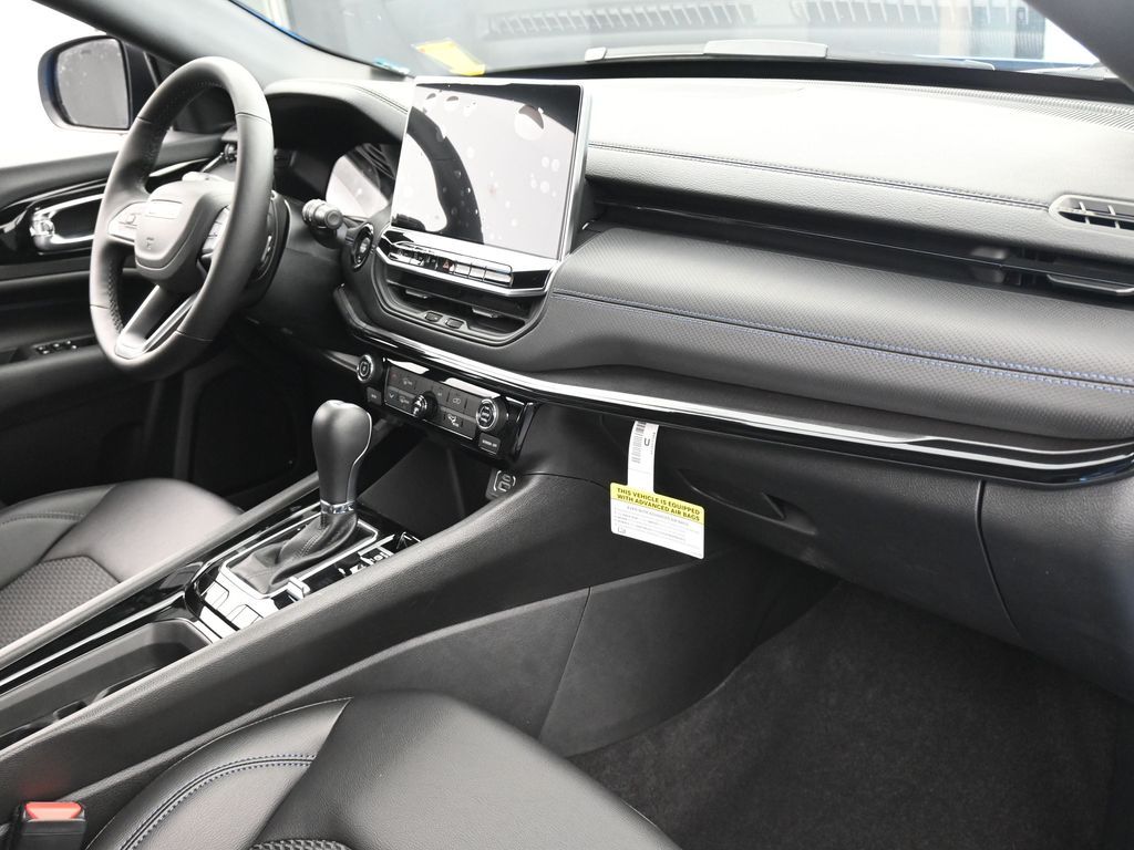 New 2026 Hydro Blue Pearlcoat Jeep Latitude image 43