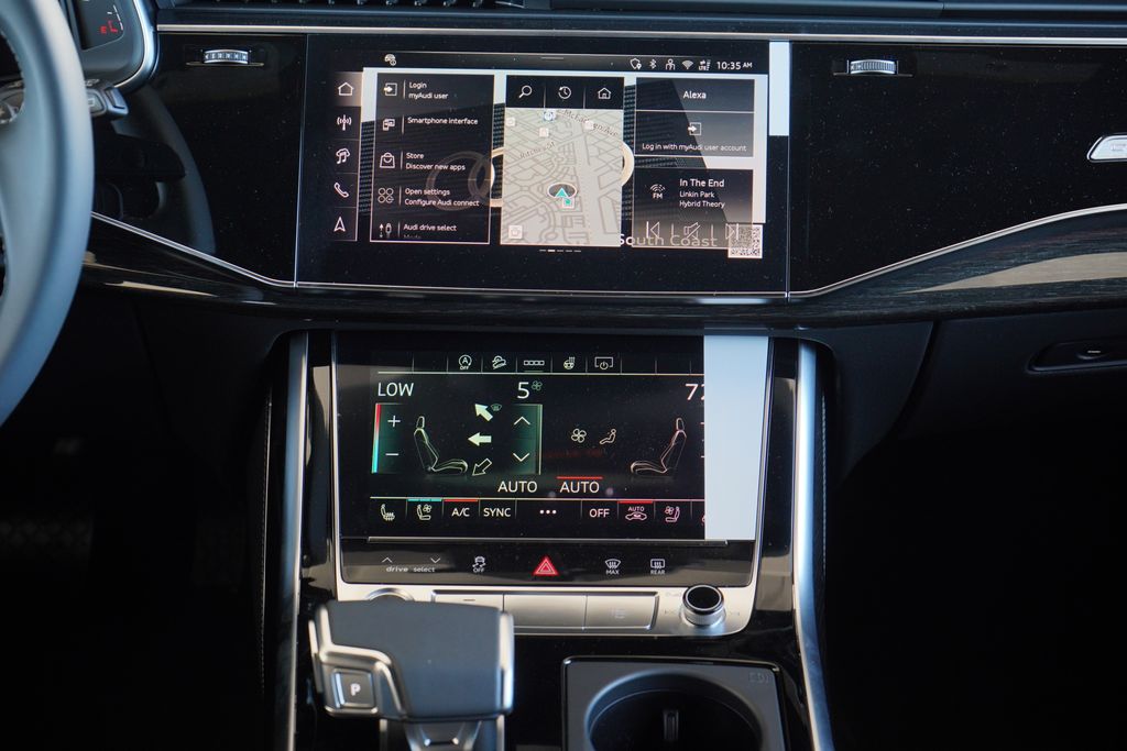 Thumbnail: 2026 Audi Q8 - 10