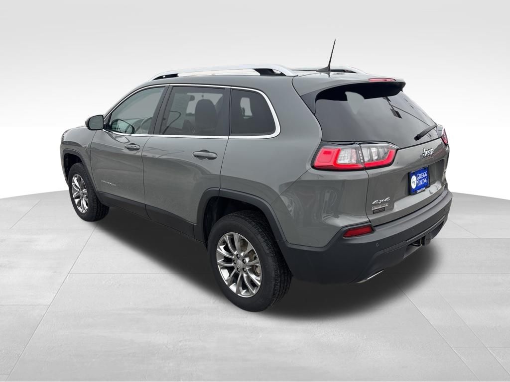 View vehicle photo 4