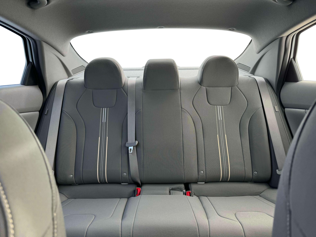 2025 Hyundai Elantra Sport 16