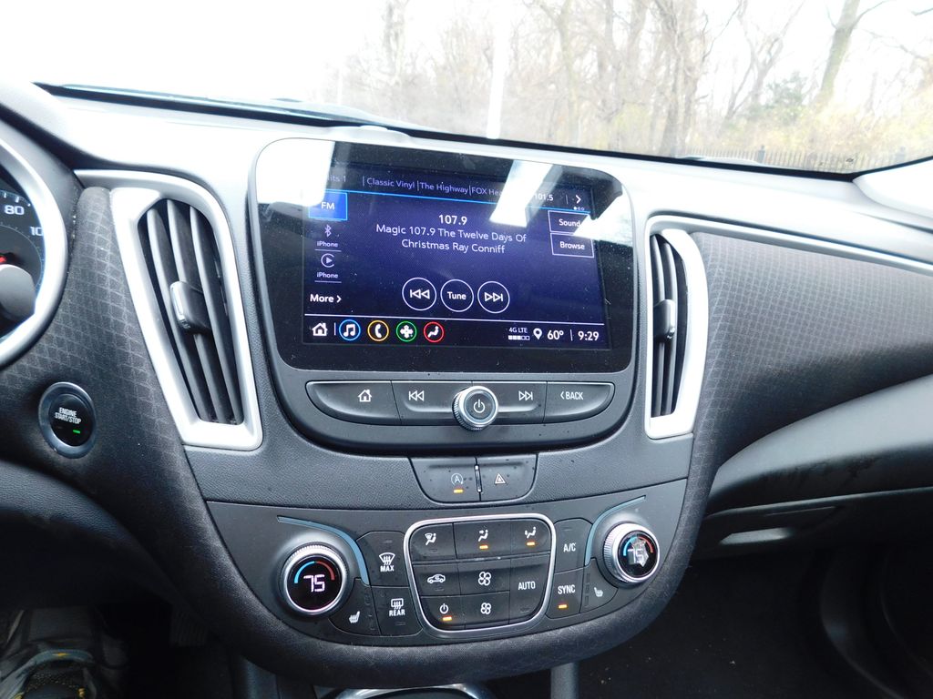 Thumbnail: 2023 Chevrolet Malibu - 8