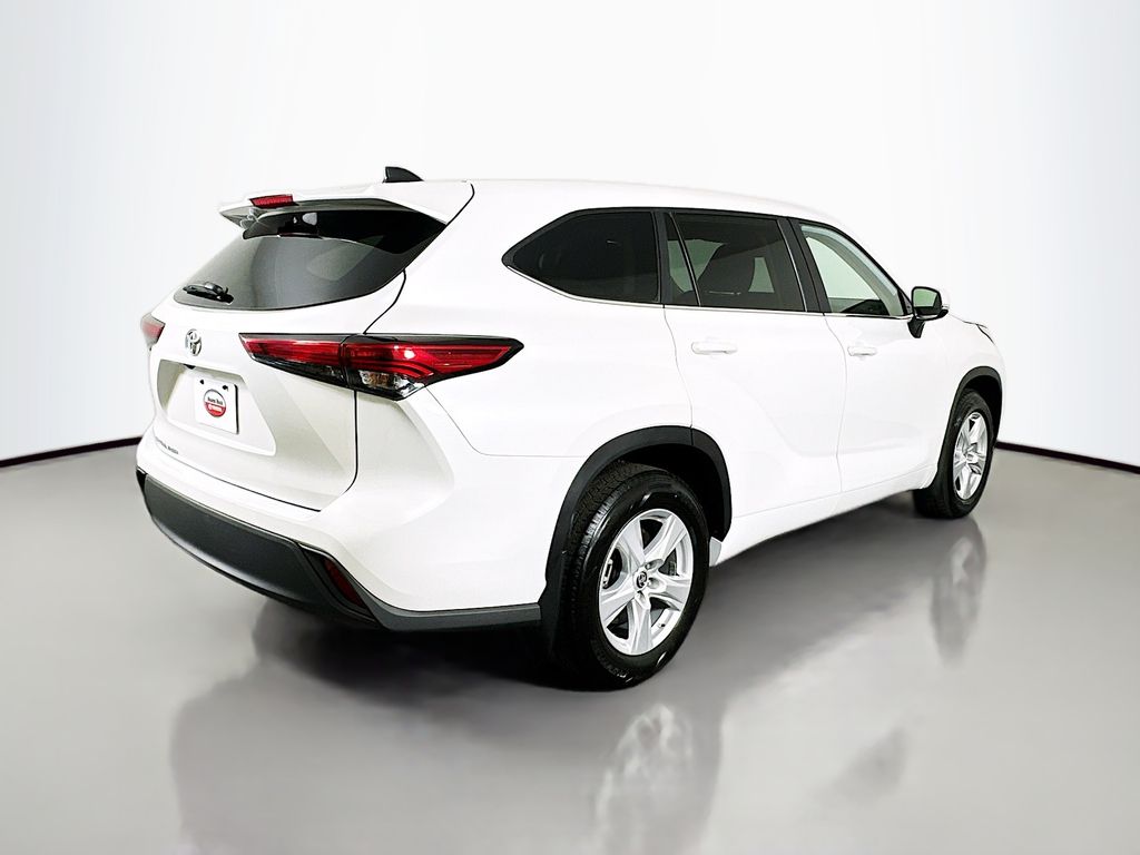 2023 Toyota Highlander L 5