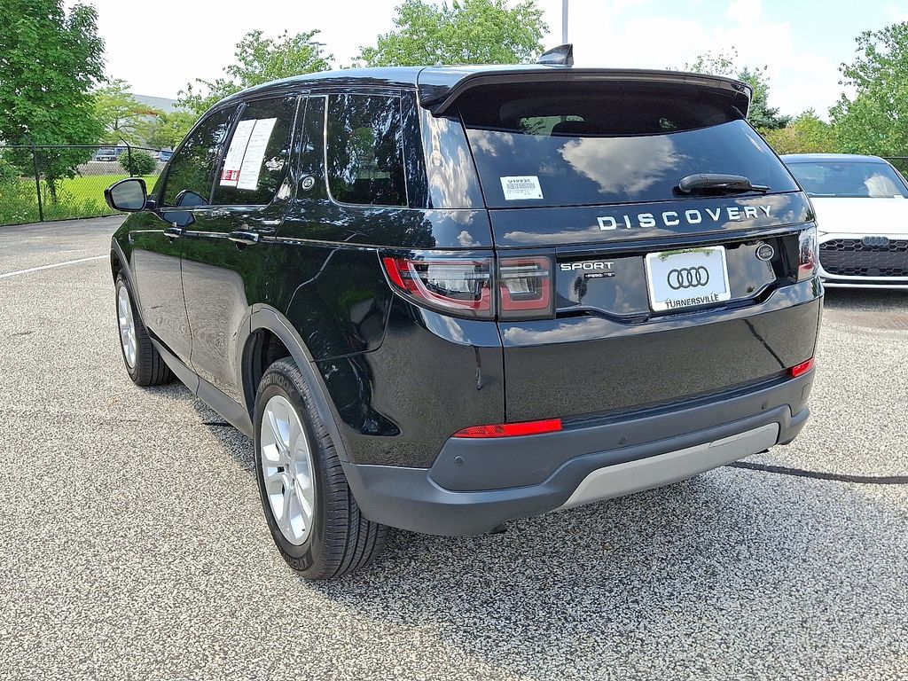 Thumbnail: 2020 Land Rover Discovery Sport - 4
