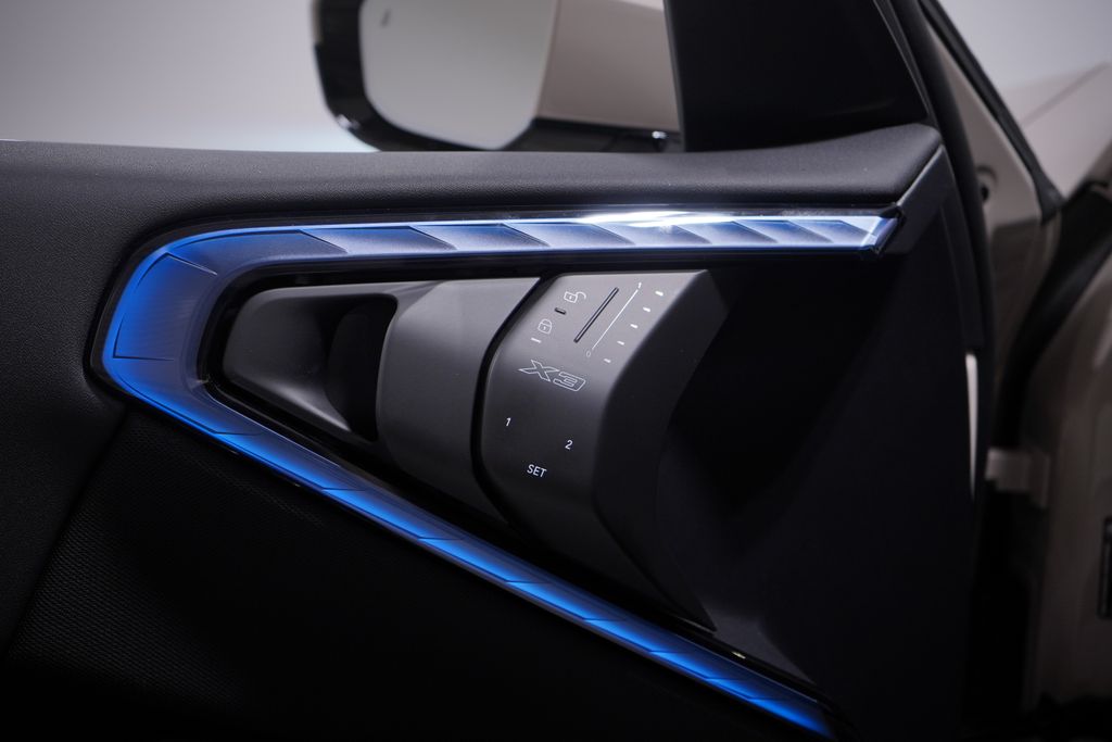 Thumbnail: 2025 BMW X3 - 11